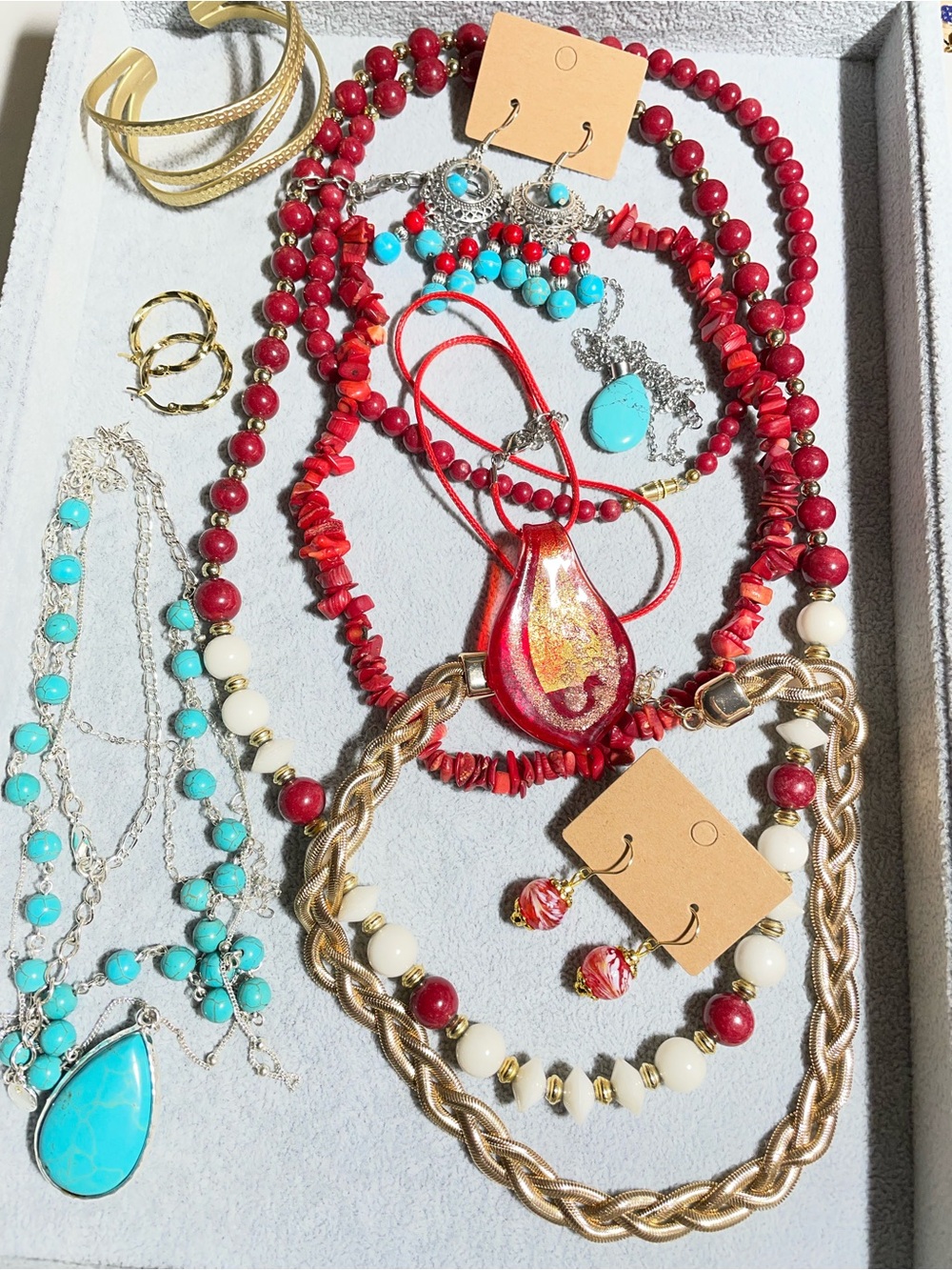10pcs Red Turquoise Howlite Gold Tone Mixed Necklaces Earrings Bracelets Lot